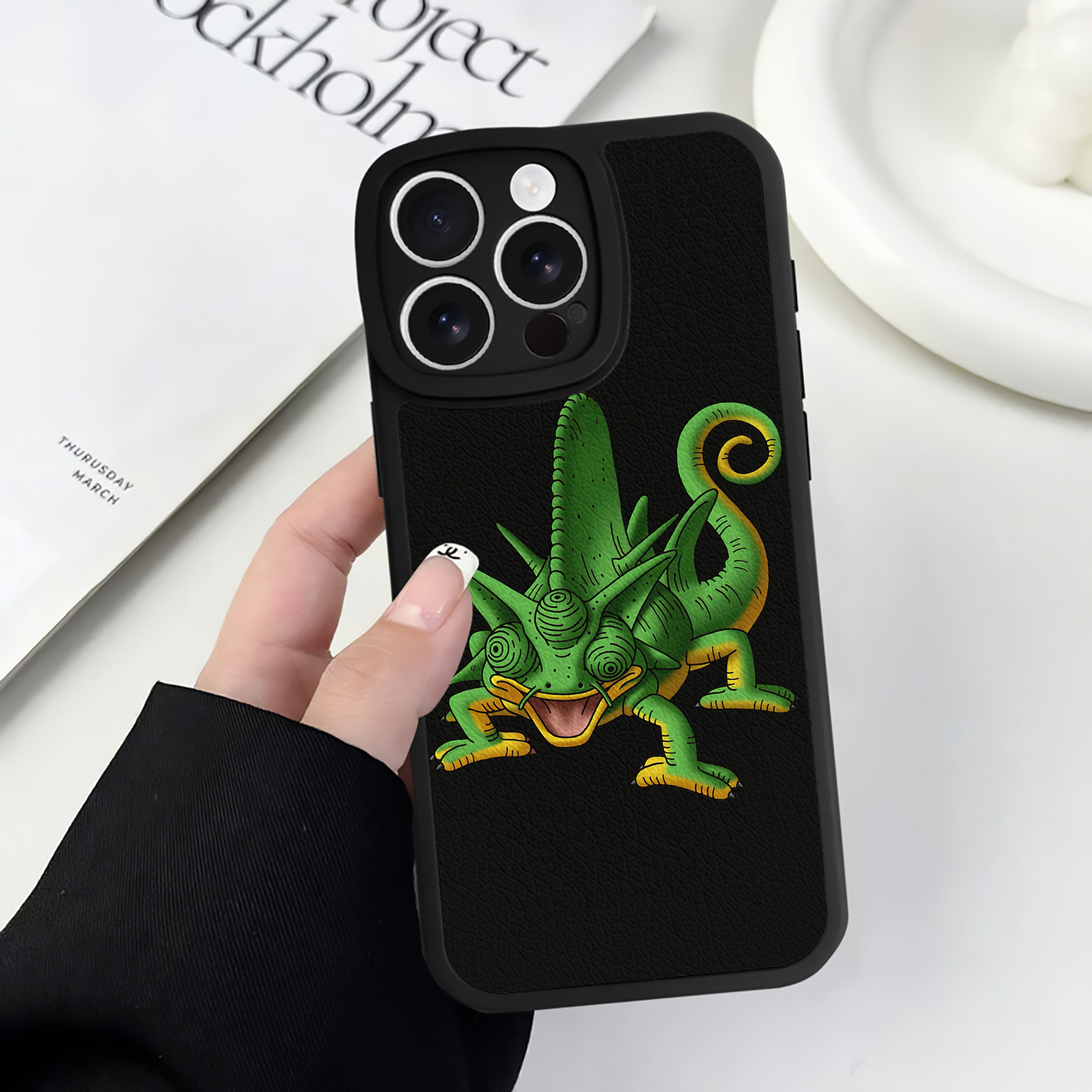 （画像用） ドラゴンクエスト Doragon Kuesuto Dragon Quest 【iPhone 16シリーズ対応】シリコンスマホケース（レザー調） 材質：シリコン